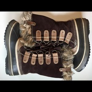 Sorel Joan of Arctic Boots (size 9)